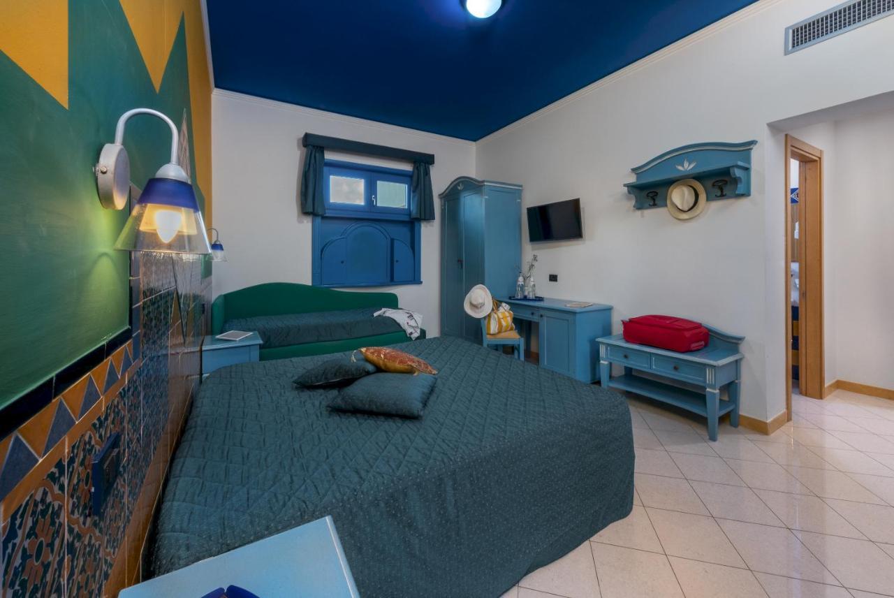 Hotel Ristorante Mediterraneo Faro Сан-Вито-Ло-Капо Экстерьер фото