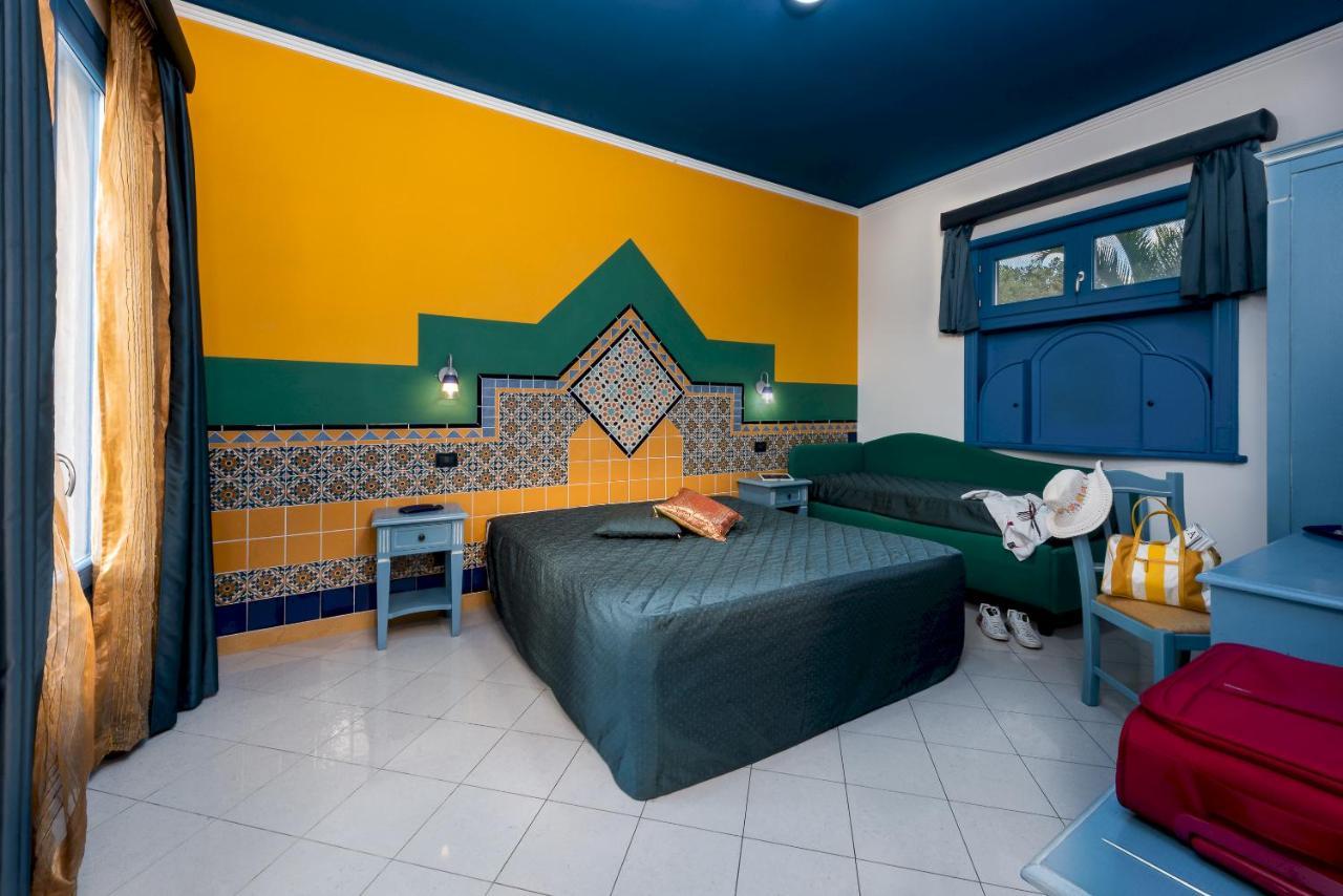 Hotel Ristorante Mediterraneo Faro Сан-Вито-Ло-Капо Экстерьер фото
