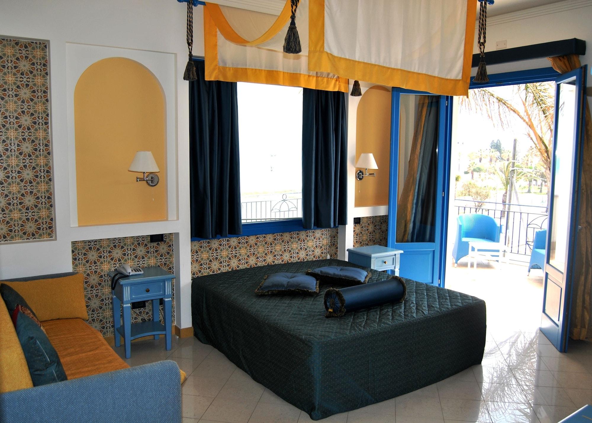 Hotel Ristorante Mediterraneo Faro Сан-Вито-Ло-Капо Экстерьер фото