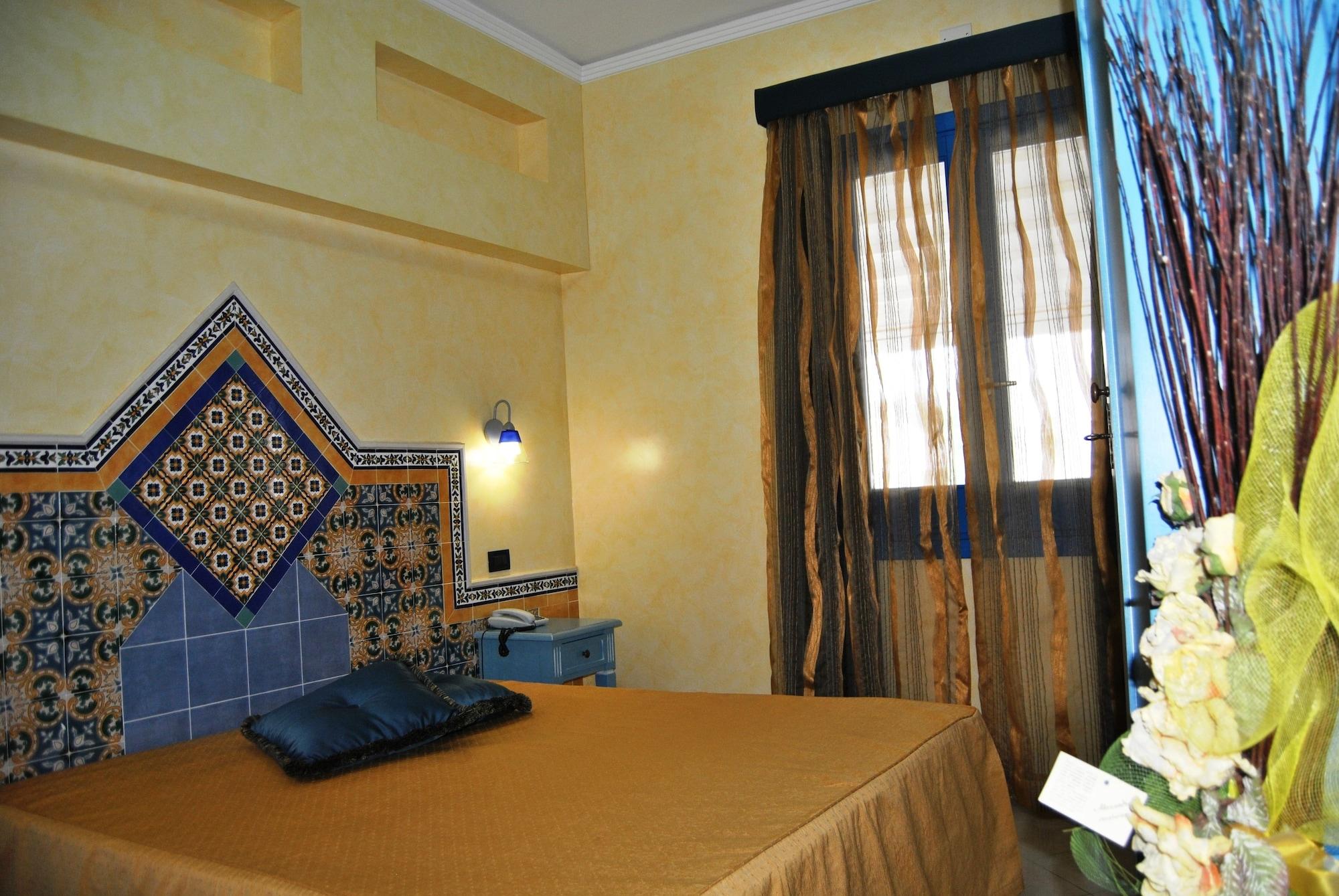 Hotel Ristorante Mediterraneo Faro Сан-Вито-Ло-Капо Экстерьер фото