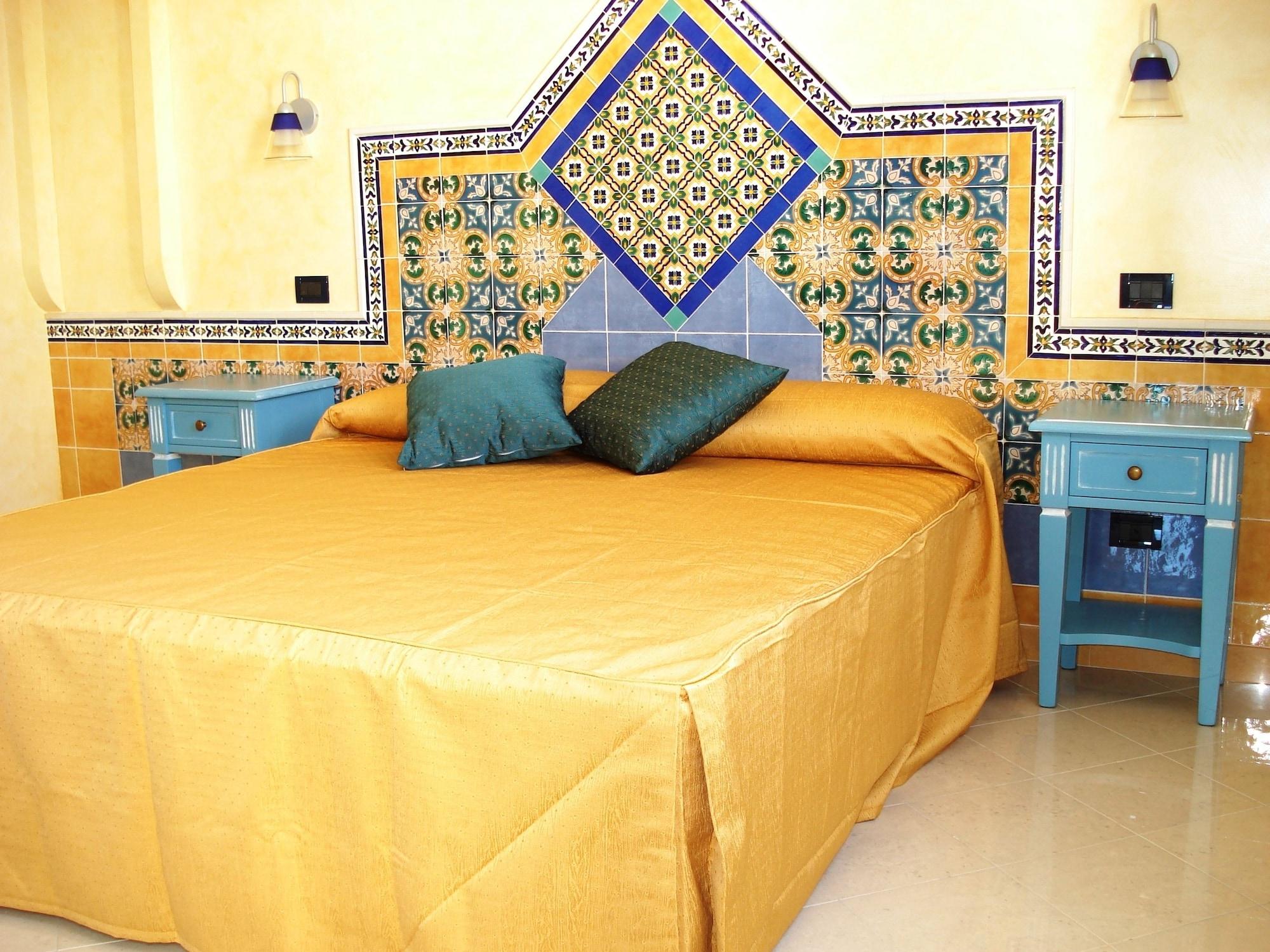 Hotel Ristorante Mediterraneo Faro Сан-Вито-Ло-Капо Экстерьер фото