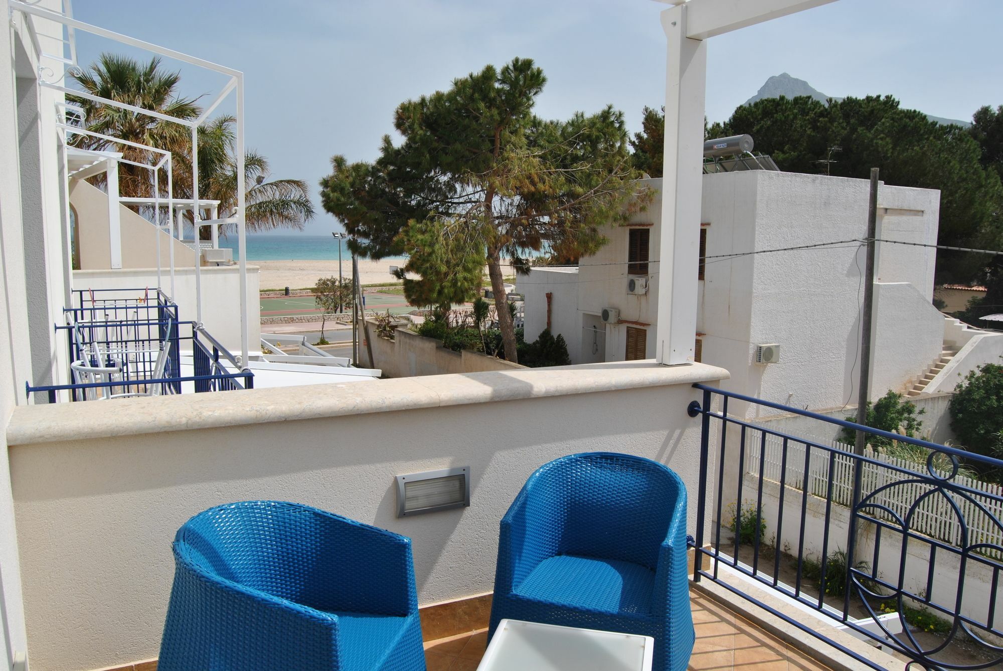 Hotel Ristorante Mediterraneo Faro Сан-Вито-Ло-Капо Экстерьер фото